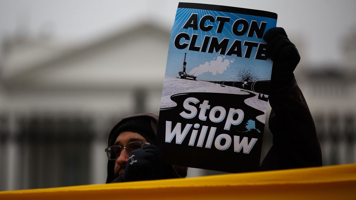 Biden schválil „uhlíkovou bombu“. Těžba na Aljašce pobouřila veřejnost
